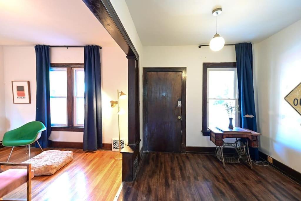 Villa Luxe Mid-Century Styled Historic Townhouse #2 Detroit Exterior foto